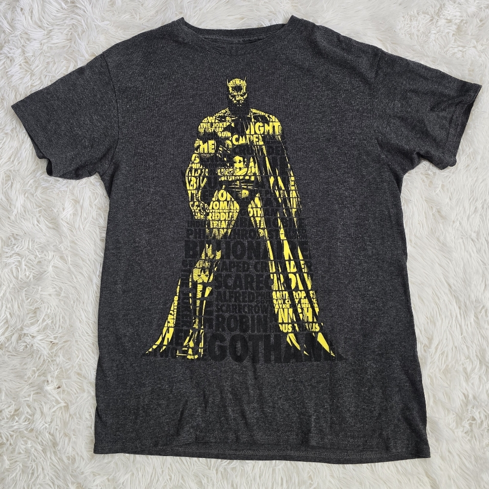 Batman Gray And Yellow Character Graphic Tee Medium